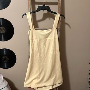 Super cute tie up back light yellow oh Polly dress